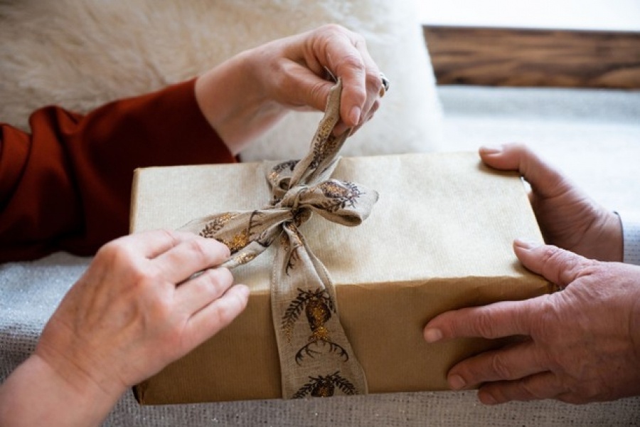 10 idee regalo per anziani