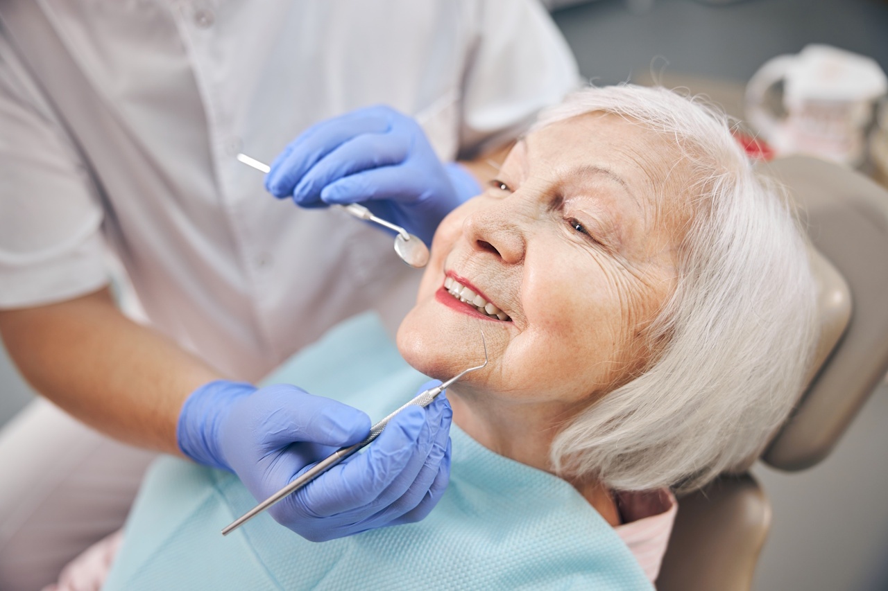 Cure dentali per anziani e grandi anziani