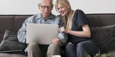 Corsi di informatica per anziani: perché possono essere utili…