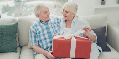 20 utili idee regalo per persone anziane