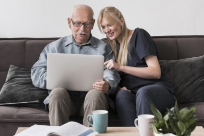 Corsi di informatica per anziani: perch&eacute; possono essere utili&hellip;